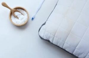 Sprinkle baking soda to disinfect your mattress